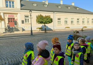 Dzieci zapoznały się z lokalizacją Urzędu gminy