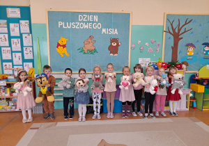 Udział dzieci w uroczystości "Dzień Pluszowego Misia "