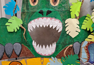„Wędrówki z dinozaurami” - Wystawa prac plastycznych