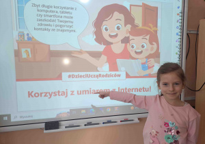 Dzieci poznają zasady bezpiecznego korzystania z Internetu dzięki prezentacji multimedialnej