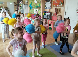 Aktywne słuchanie muzyki z wykorzystaniem rekwizytów