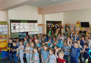 Wspólne śpiewanie piosenki