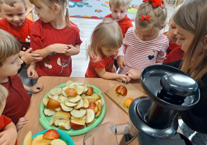 Wspólne przygotowanie soku