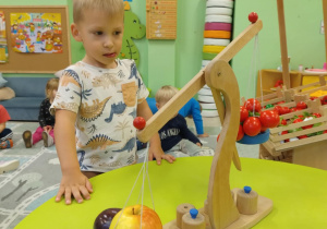 Ważenie owoców i warzyw