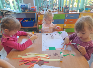 "Jesienny las” – praca plastyczna w grupach