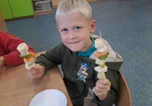 Przystępujemy do konsumpcji wykonanych szaszłyków