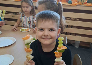 Przystępujemy do konsumpcji wykonanych szaszłyków