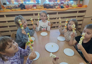 Przystępujemy do konsumpcji wykonanych szaszłyków