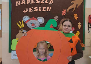 Pamiątkowe zdjęcie w dyni