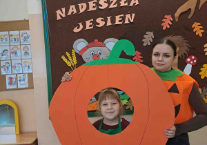 Pamiątkowe zdjęcie w dyni