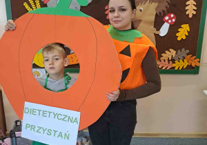 Pamiątkowe zdjęcie w dyni