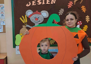 Pamiątkowe zdjęcie w dyni