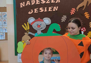 Pamiątkowe zdjęcie w dyni