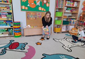 Zabawa dydaktyczna "Poznajemy spiżarnię"