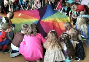 Zabawy z chustą Klanza