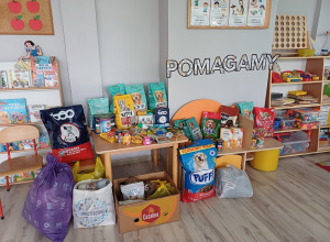 Przekazanie darów do schroniska