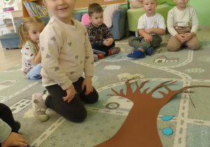 Zabawa matematyczna "Połóż kropelkę..."