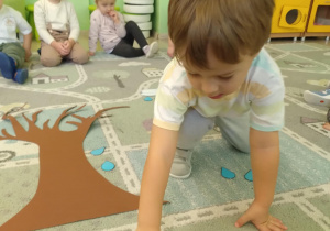 Zabawa matematyczna "Połóż kropelkę..."