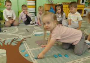 Zabawa matematyczna "Połóż kropelkę..."