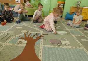 Zabawa matematyczna "Połóż kropelkę..."