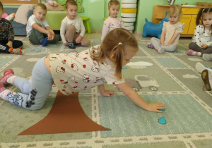 Zabawa matematyczna "Połóż kropelkę..."