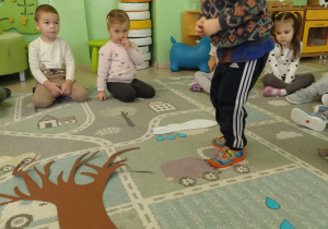 Zabawa matematyczna "Połóż kropelkę..."