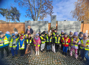 W hołdzie bohaterom