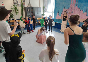 Zabawa "Stary niedźwiedź"