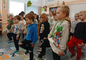 Chłopcy zamieniają się w roboty