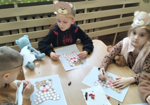 praca zespołowa w grupie