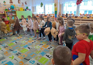 Zabawy w Dniu Pluszowego Misia