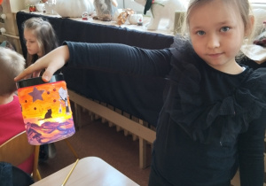 Zajęcia plastyczne " Andrzejkowe lampiony"