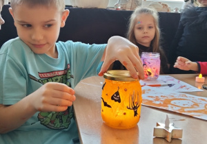 Zajęcia plastyczne " Andrzejkowe lampiony"