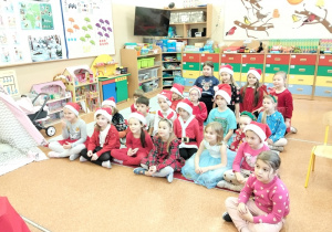 Dzieci czekają na Mikołaja