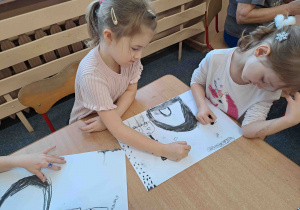 Prace plastyczne - rysowanie węglem