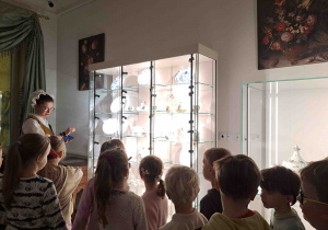 Zwiedzamy muzeum i podziwiamy eksponaty