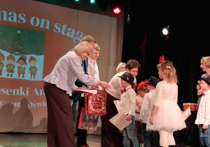 Wręczanie nagród i pamiątkowych dyplomów