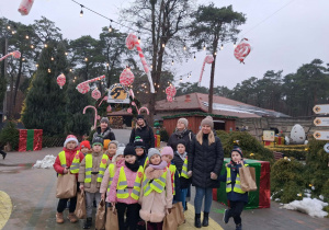 Dzieci są na wycieczce w Solcu Kujawskim.