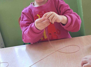 Makaronowe korale dla babci