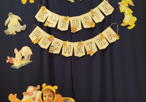 Chłopcy pozują do zdjęcia