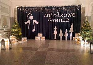 Dekoracja i scena przygotowana do koncertu