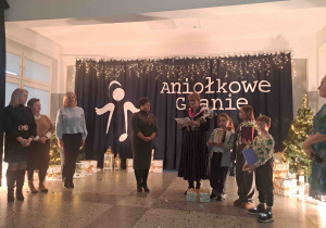 Przemówienia, podziękowania i przekazanie darów