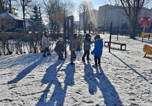 Zabawy ruchowe w ogrodzie przedszkolym