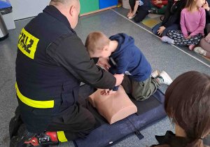 Praktyczne ćwiczenia z przeprowadzania reanimacji