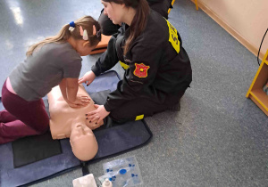 Praktyczne ćwiczenia z przeprowadzania reanimacji