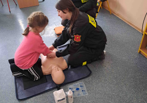 Praktyczne ćwiczenia z przeprowadzania reanimacji