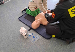 Praktyczne ćwiczenia z przeprowadzania reanimacji