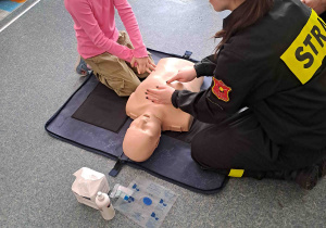Praktyczne ćwiczenia z przeprowadzania reanimacji