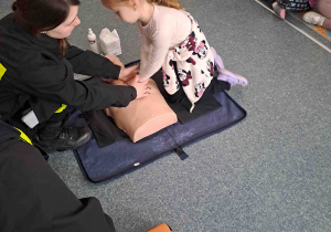 Praktyczne ćwiczenia z przeprowadzania reanimacji