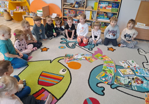 Dzieci liczą książki